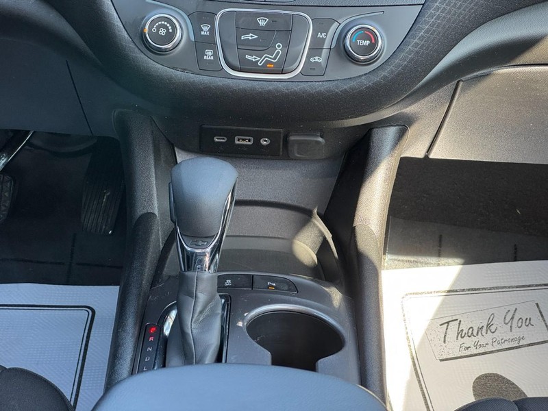 Chevrolet Malibu Vehicle Image 13