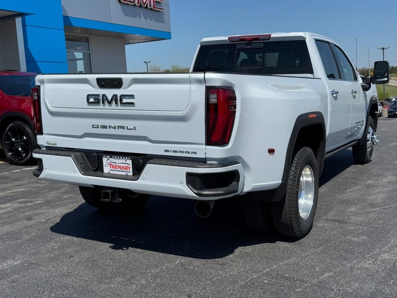 GMC Sierra 3500HD Vehicle Image 04