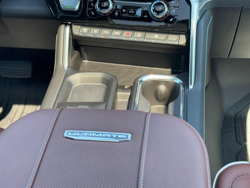 GMC Sierra 3500HD Vehicle Image 10