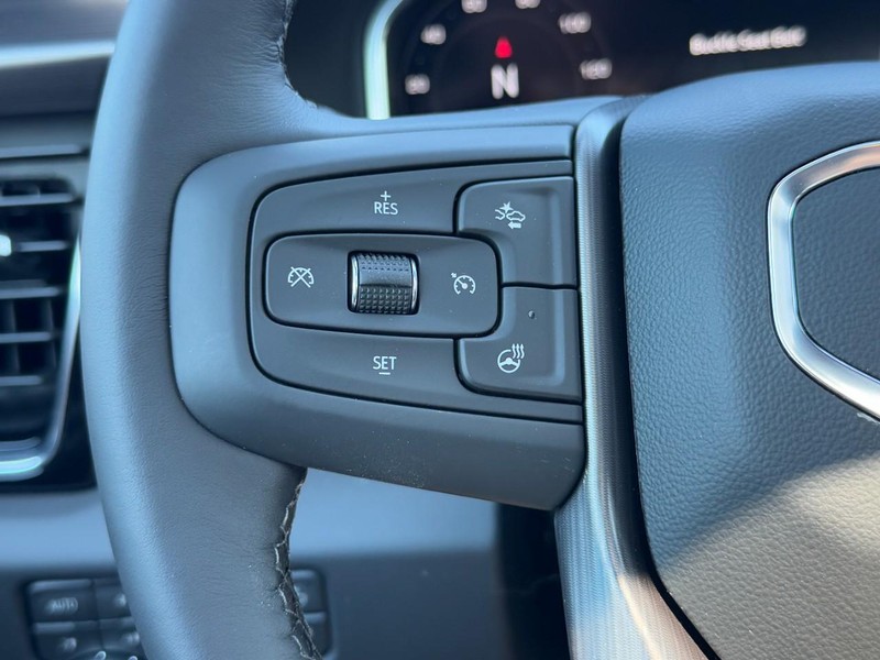 GMC Sierra 3500HD Vehicle Image 12