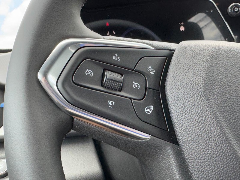 Chevrolet Trax Vehicle Image 11