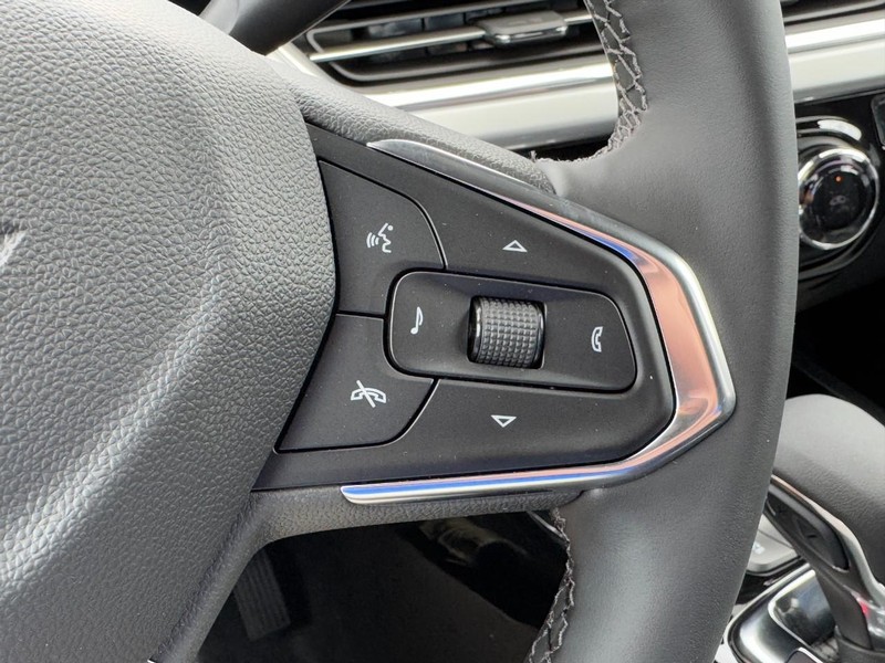 Chevrolet Trax Vehicle Image 12