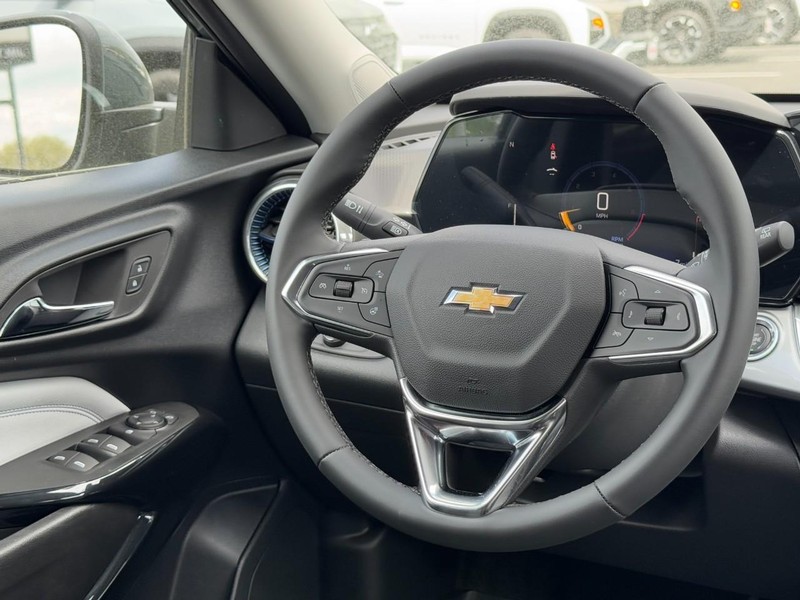 Chevrolet Trax Vehicle Image 08