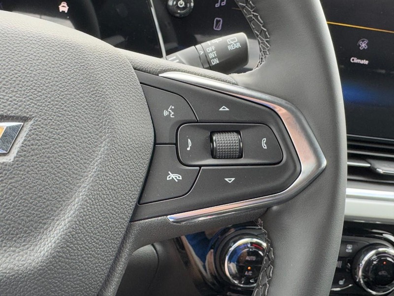 Chevrolet Trax Vehicle Image 12