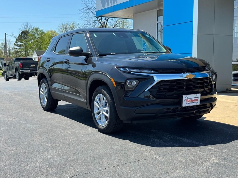 Chevrolet TrailBlazer Vehicle Image 02