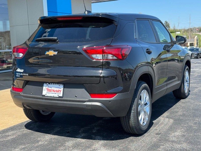 Chevrolet TrailBlazer Vehicle Image 04