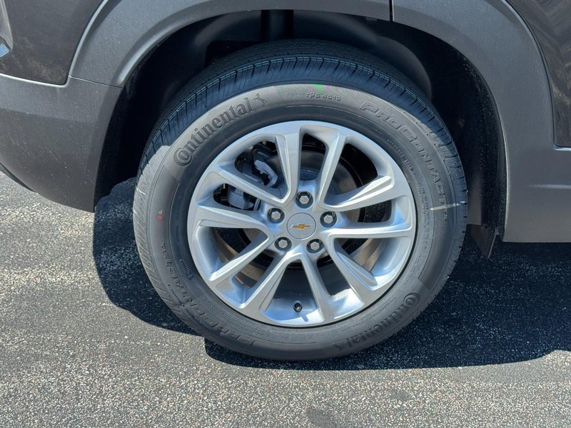 Chevrolet TrailBlazer Vehicle Image 05