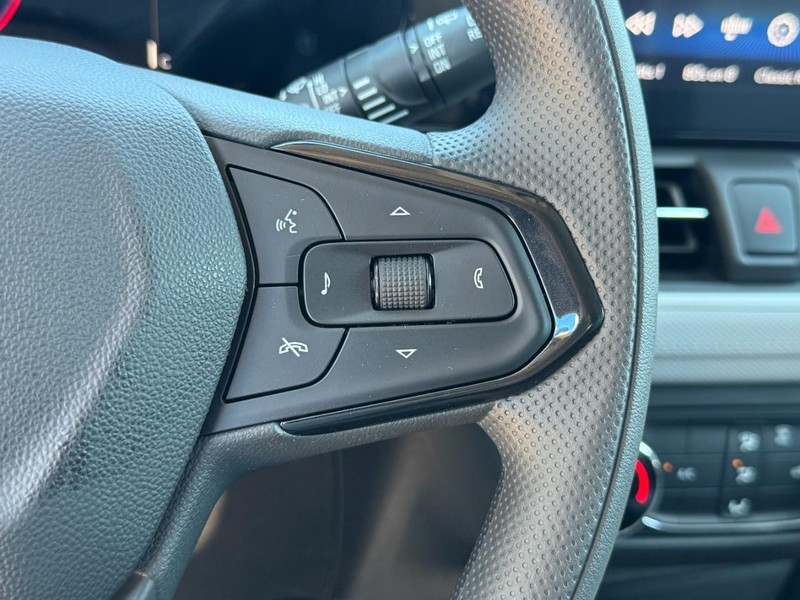 Chevrolet TrailBlazer Vehicle Image 12