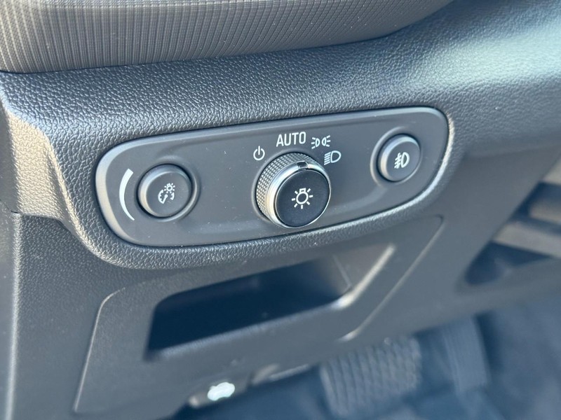 Chevrolet TrailBlazer Vehicle Image 16