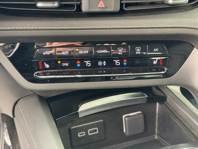 Buick Envision Vehicle Full-screen Gallery Image 20