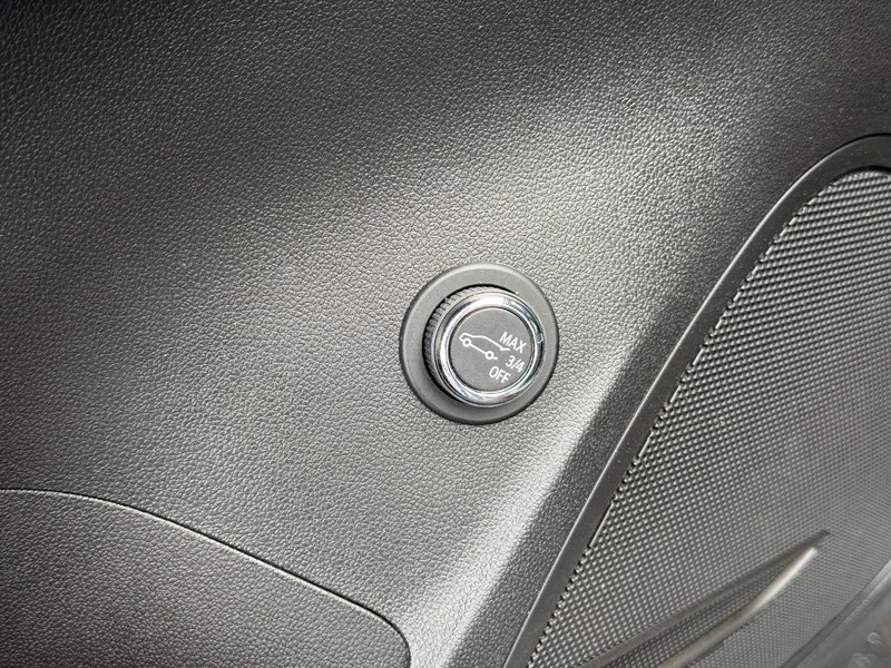 Buick Envision Vehicle Full-screen Gallery Image 22