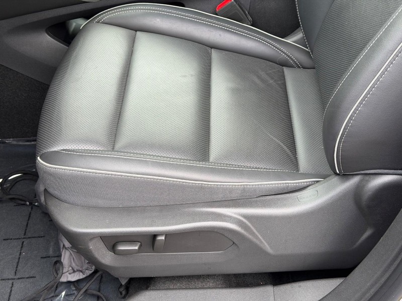 Buick Envision Vehicle Full-screen Gallery Image 23