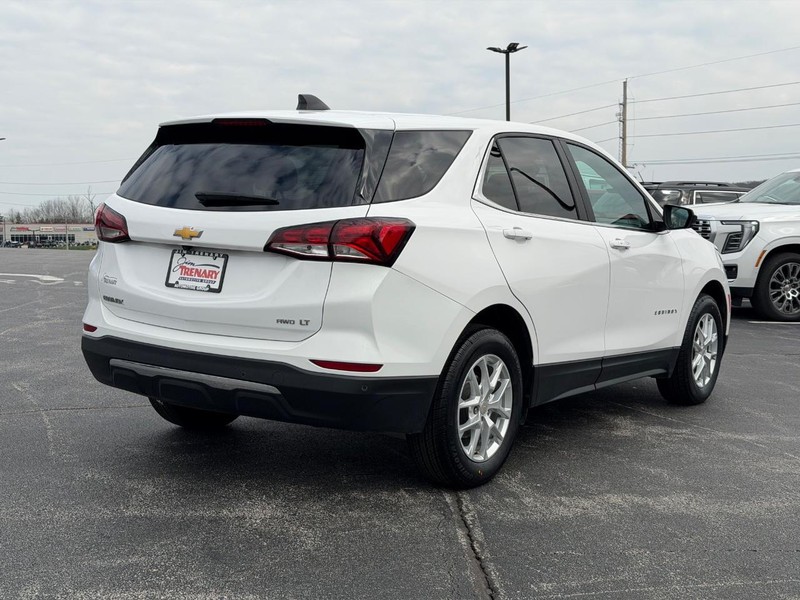Chevrolet Equinox Vehicle Full-screen Gallery Image 03