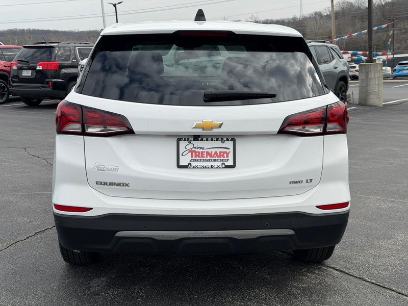 Chevrolet Equinox Vehicle Full-screen Gallery Image 05