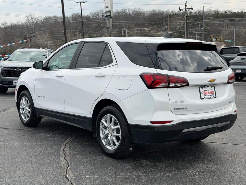 Chevrolet Equinox Vehicle Full-screen Gallery Image 06