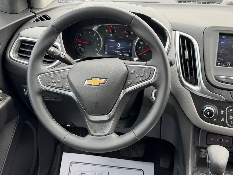 Chevrolet Equinox Vehicle Full-screen Gallery Image 12