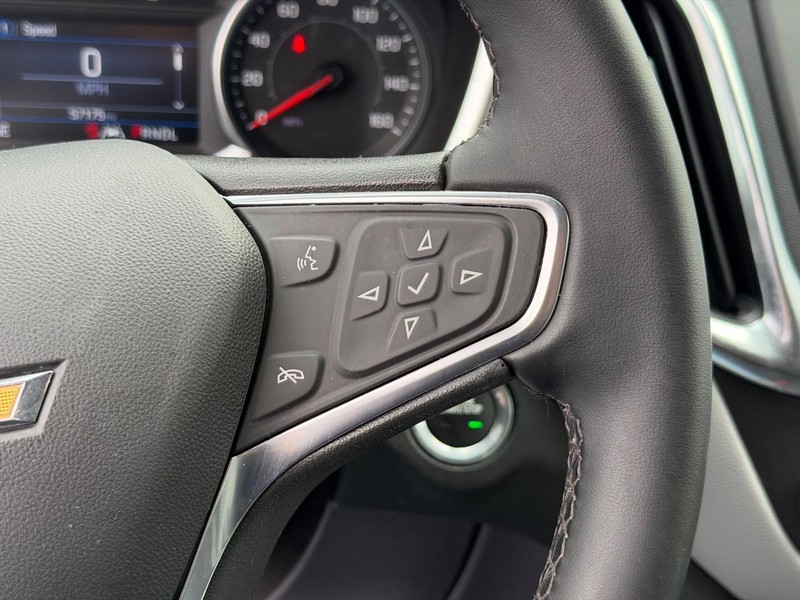 Chevrolet Equinox Vehicle Full-screen Gallery Image 17