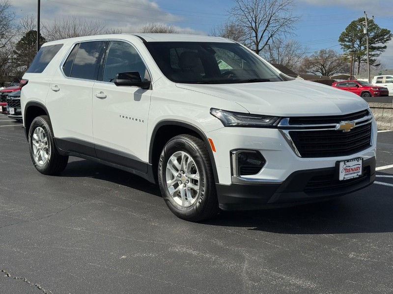 Chevrolet Traverse Vehicle Image 02