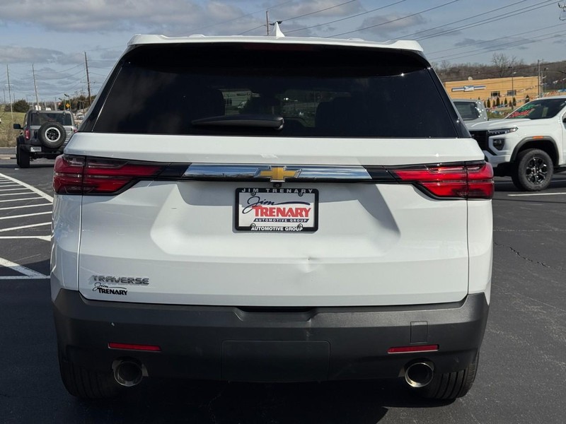 Chevrolet Traverse Vehicle Image 05
