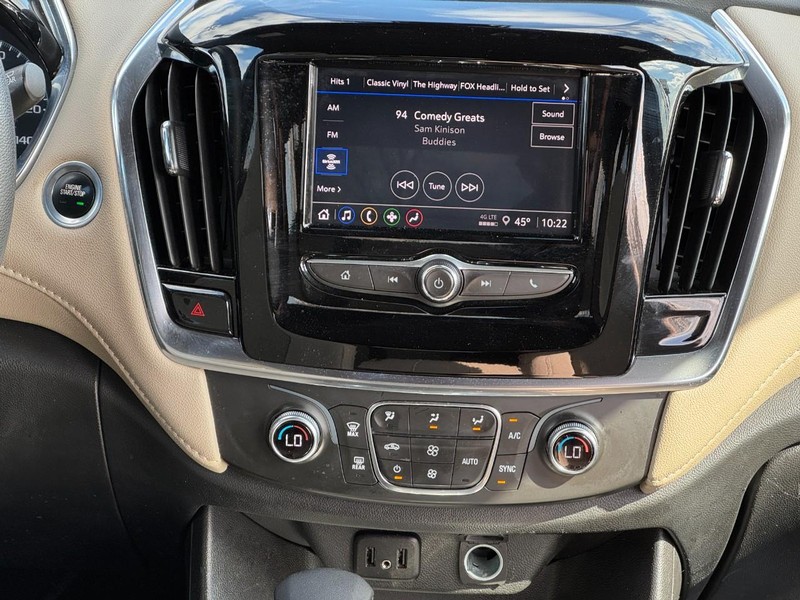 Chevrolet Traverse Vehicle Image 14