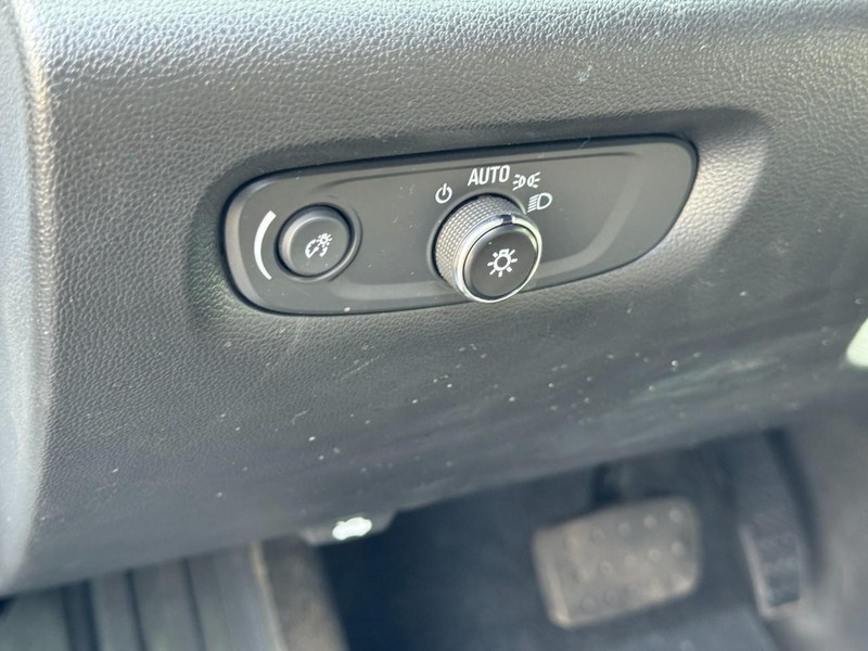 Chevrolet Traverse Vehicle Image 17