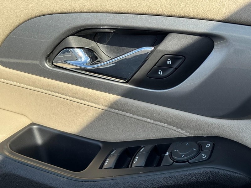 Chevrolet Traverse Vehicle Image 23