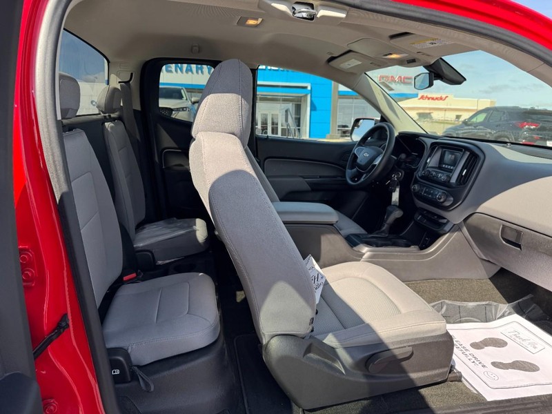 Chevrolet Colorado Vehicle Full-screen Gallery Image 10