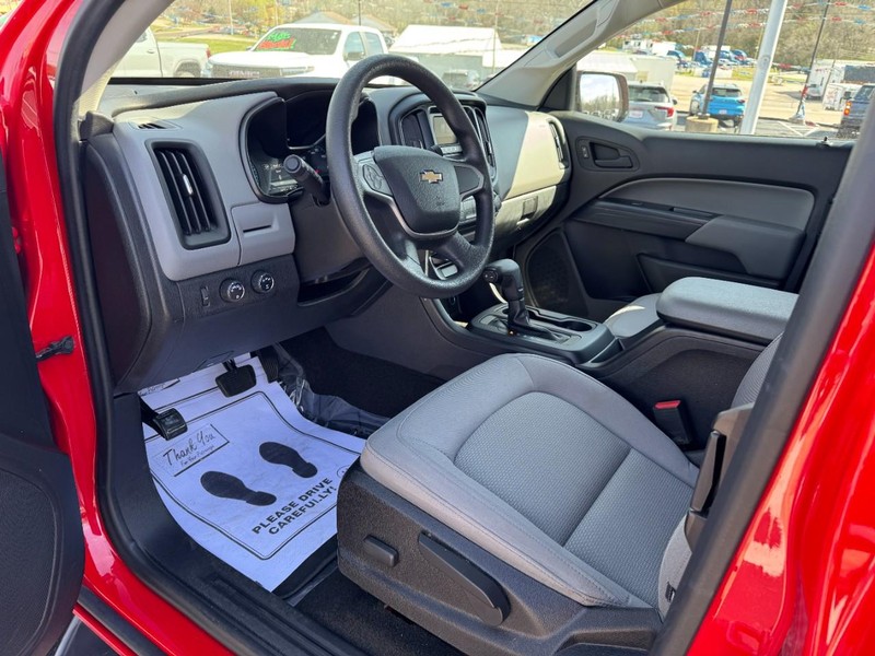 Chevrolet Colorado Vehicle Full-screen Gallery Image 11