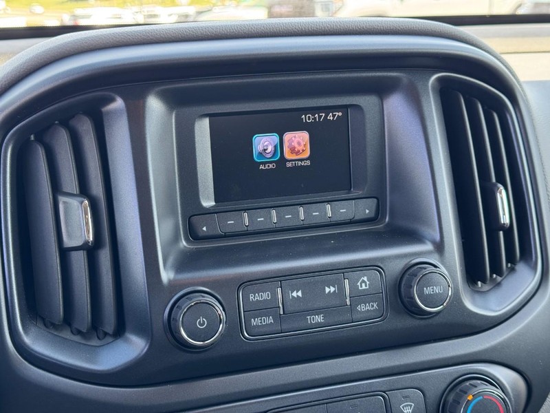 Chevrolet Colorado Vehicle Full-screen Gallery Image 13