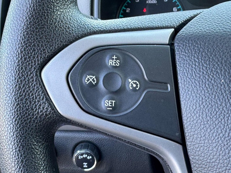 Chevrolet Colorado Vehicle Full-screen Gallery Image 15