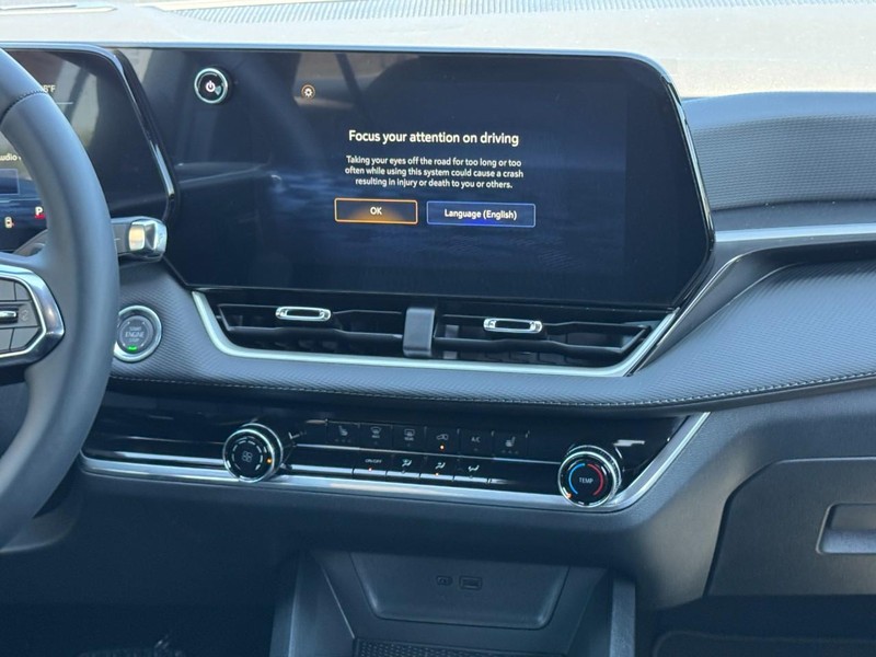Chevrolet Equinox Vehicle Image 09