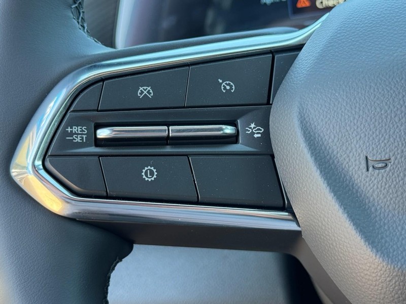Chevrolet Equinox Vehicle Image 11