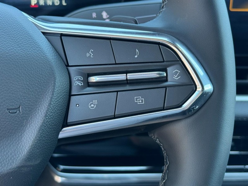 Chevrolet Equinox Vehicle Image 12