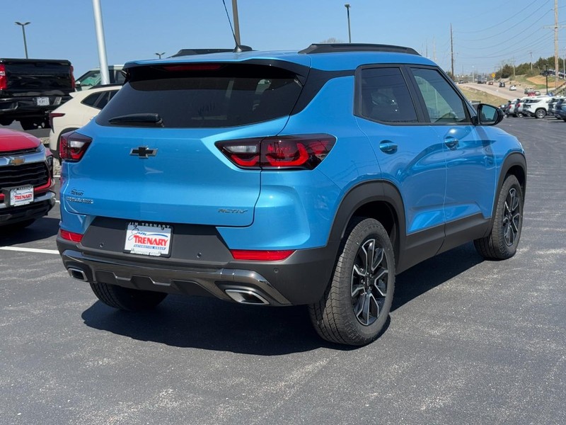 Chevrolet TrailBlazer Vehicle Image 04