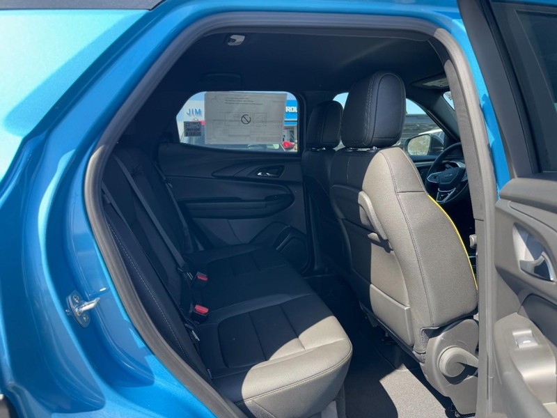 Chevrolet TrailBlazer Vehicle Image 06