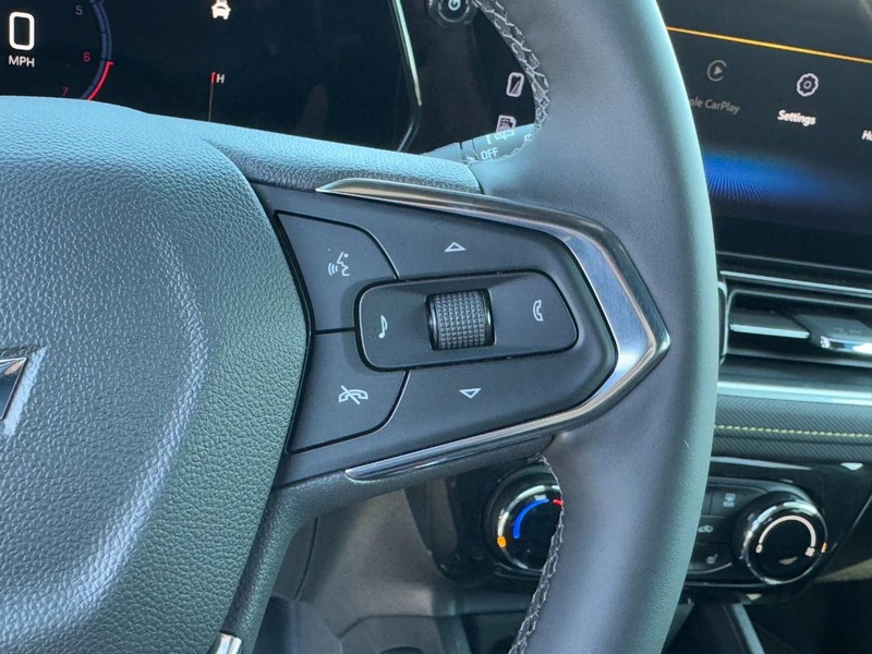 Chevrolet TrailBlazer Vehicle Image 12