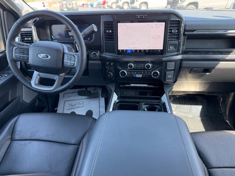 Ford Super Duty F-350 DRW Vehicle Image 13