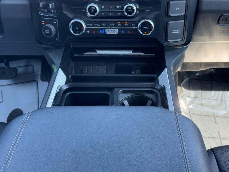 Ford Super Duty F-350 DRW Vehicle Image 16