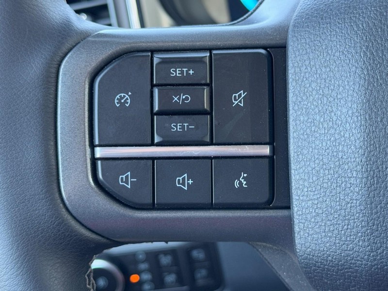 Ford Super Duty F-350 DRW Vehicle Image 19