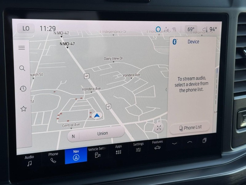 Ford Super Duty F-350 DRW Vehicle Image 24