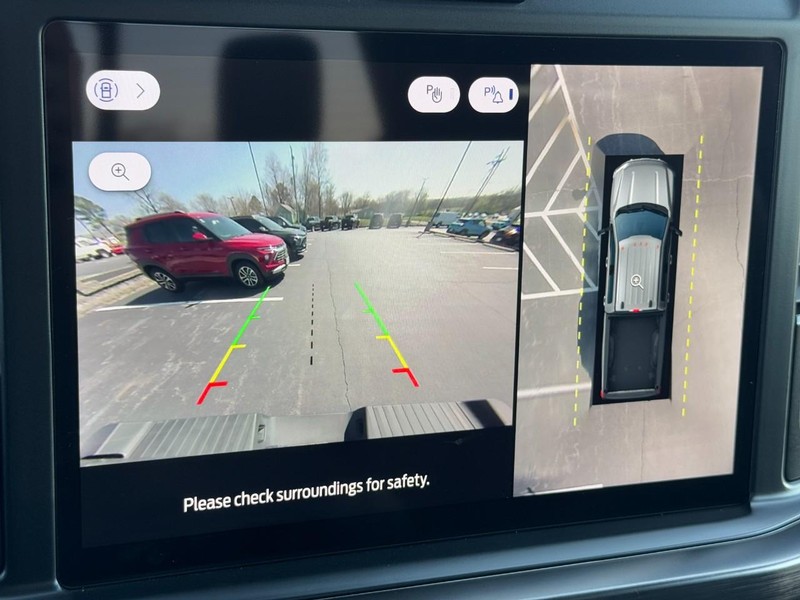 Ford Super Duty F-350 DRW Vehicle Image 25