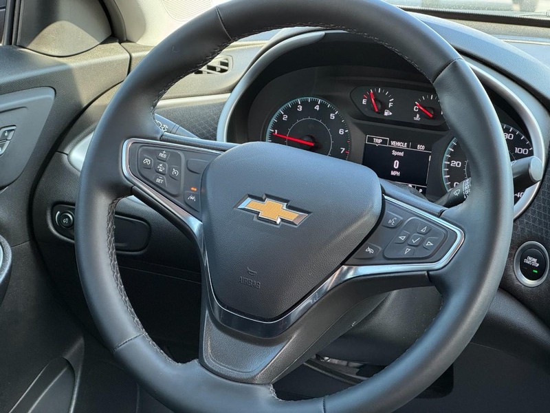 Chevrolet Malibu Vehicle Full-screen Gallery Image 12