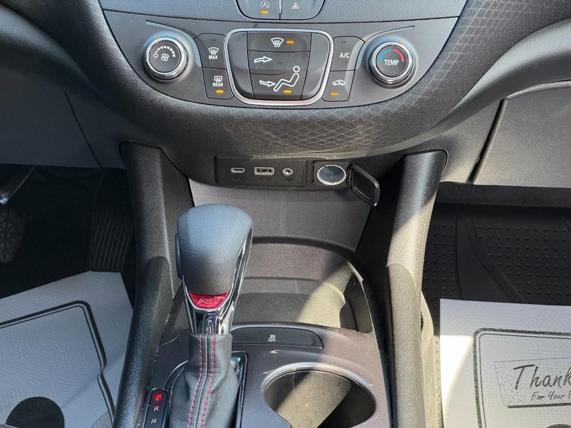 Chevrolet Malibu Vehicle Full-screen Gallery Image 14