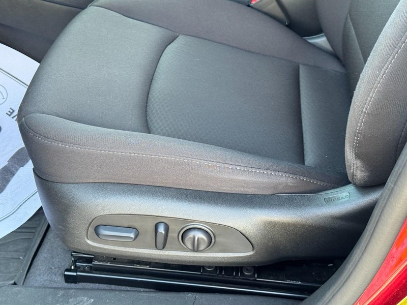 Chevrolet Malibu Vehicle Full-screen Gallery Image 22