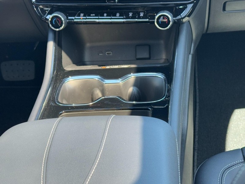 Chevrolet Traverse Vehicle Image 11