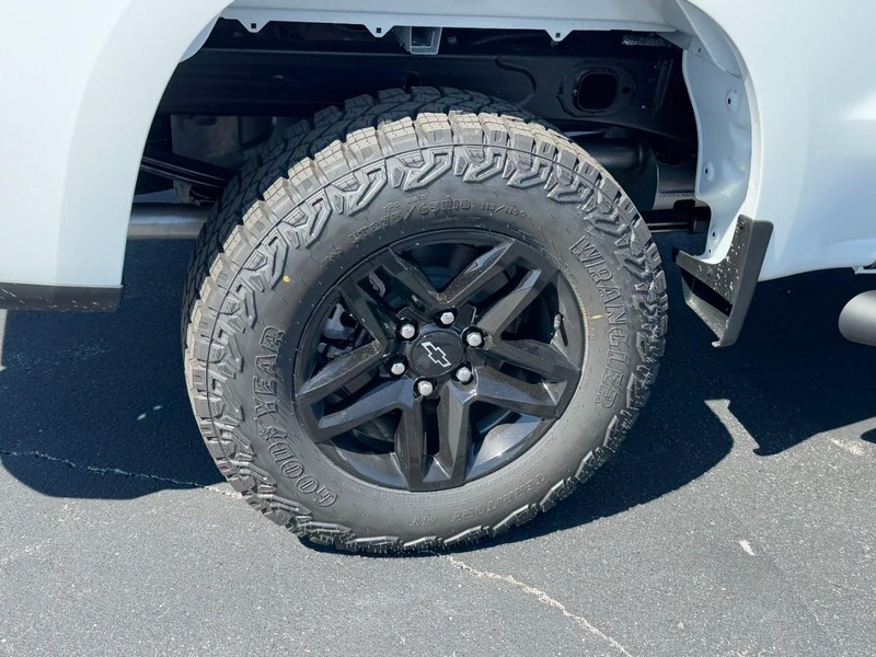 Chevrolet Silverado 1500 Vehicle Image 05