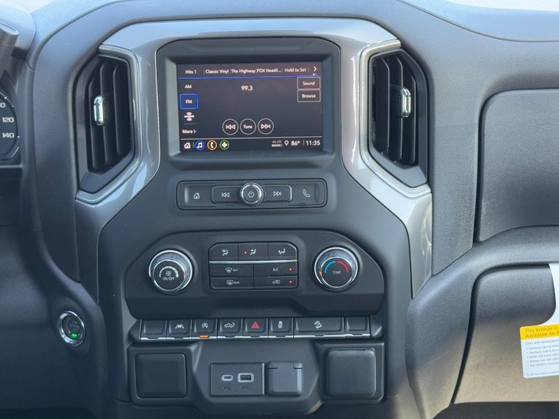 Chevrolet Silverado 1500 Vehicle Image 09