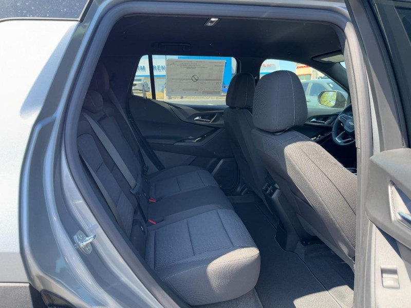 Chevrolet Equinox Vehicle Image 06