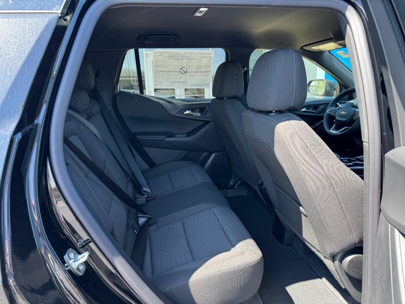 Chevrolet Equinox Vehicle Image 06