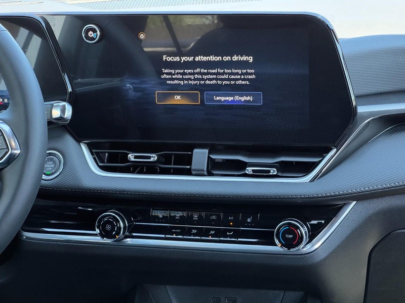 Chevrolet Equinox Vehicle Image 09